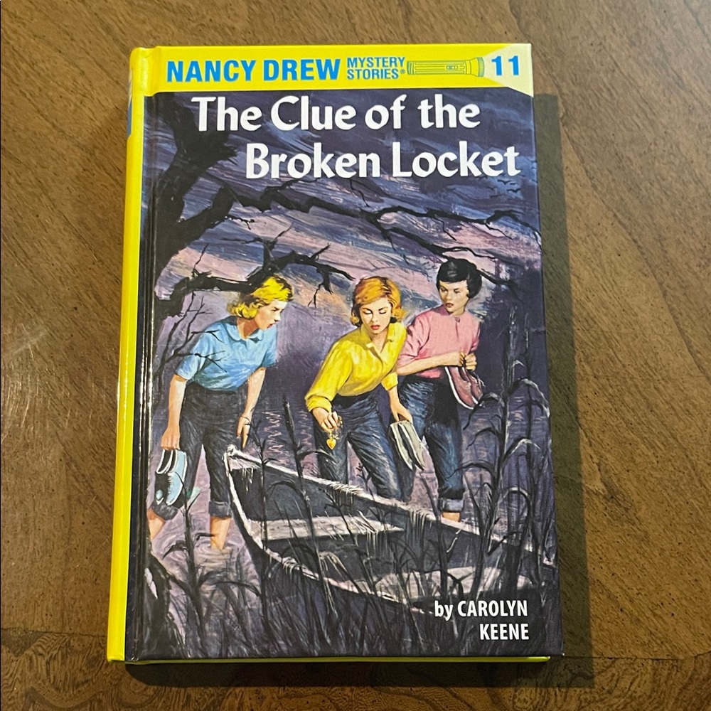 Nancy drew #11 the clue of the broken locket by Carolyn Keene